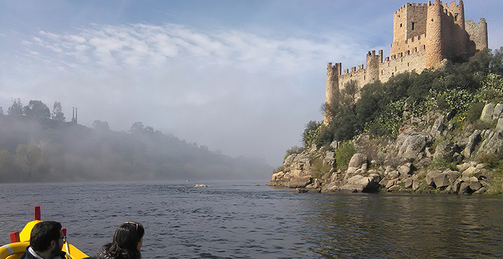 Passeios fluviais grátis ao Castelo de Almourol